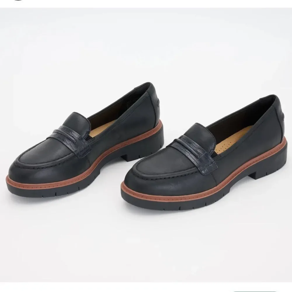 CLARKS Black Westlynn Loafer-6W